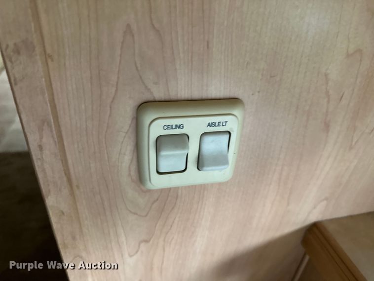 image for item NR9862 2005 Thor Industries  Tuscany RV