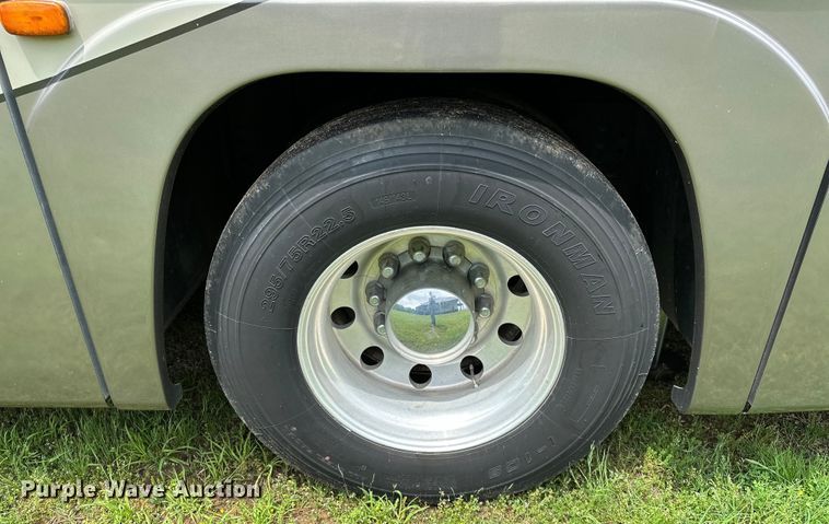 image for item NR9862 2005 Thor Industries  Tuscany RV