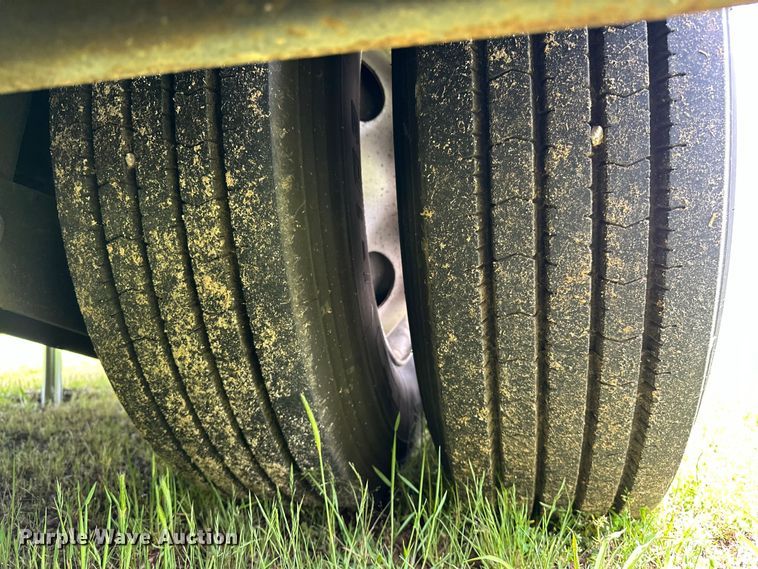 image for item NR9862 2005 Thor Industries  Tuscany RV