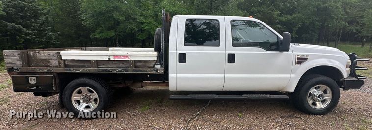 image for item NR9876 2008 Ford F350 Super Duty XL Crew Cab flatbed pickup truck