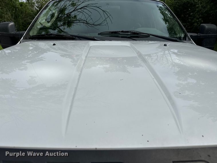 image for item NR9876 2008 Ford F350 Super Duty XL Crew Cab flatbed pickup truck