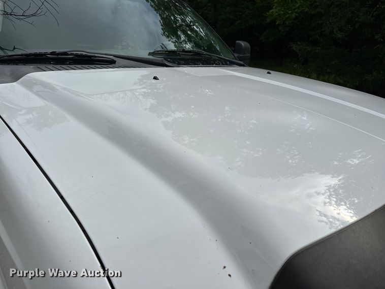 image for item NR9876 2008 Ford F350 Super Duty XL Crew Cab flatbed pickup truck