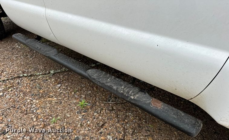 image for item NR9876 2008 Ford F350 Super Duty XL Crew Cab flatbed pickup truck