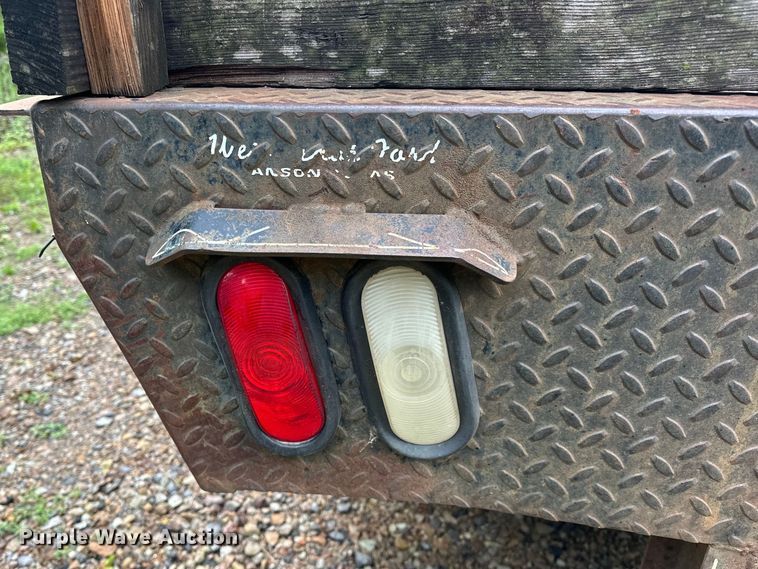 image for item NR9876 2008 Ford F350 Super Duty XL Crew Cab flatbed pickup truck