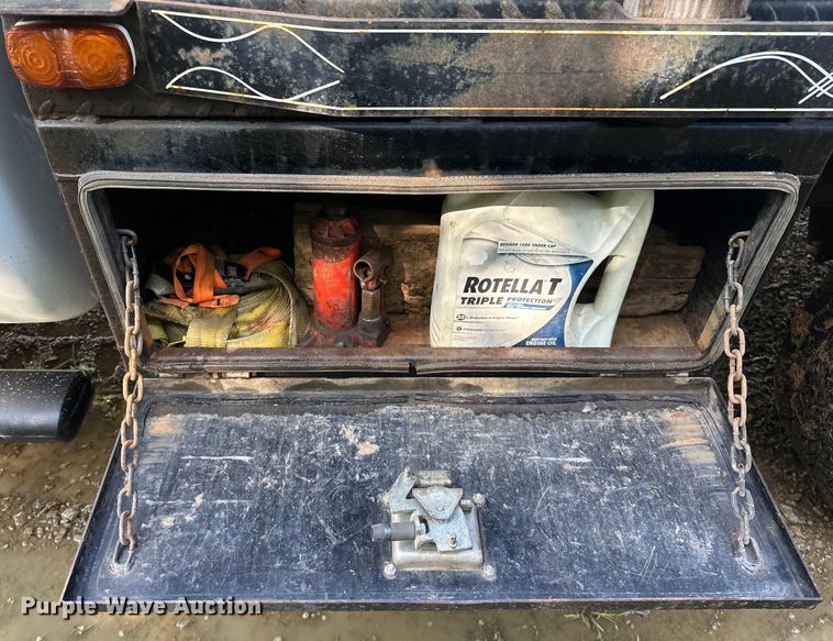 image for item NR9876 2008 Ford F350 Super Duty XL Crew Cab flatbed pickup truck