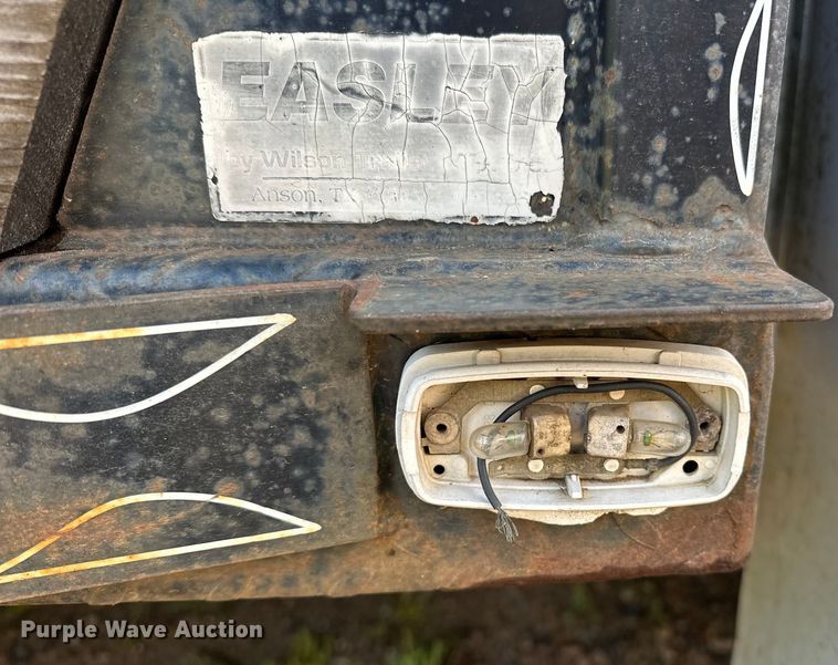 image for item NR9876 2008 Ford F350 Super Duty XL Crew Cab flatbed pickup truck