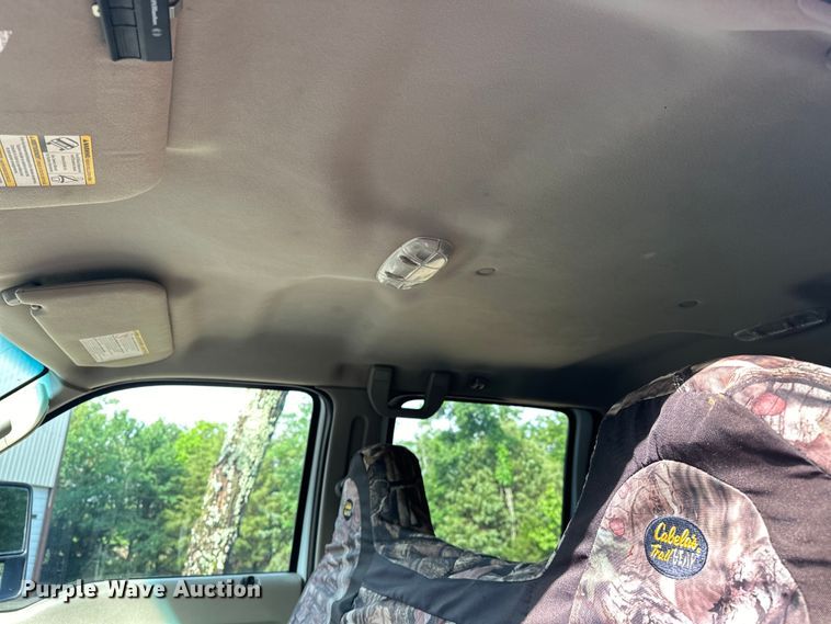 image for item NR9876 2008 Ford F350 Super Duty XL Crew Cab flatbed pickup truck