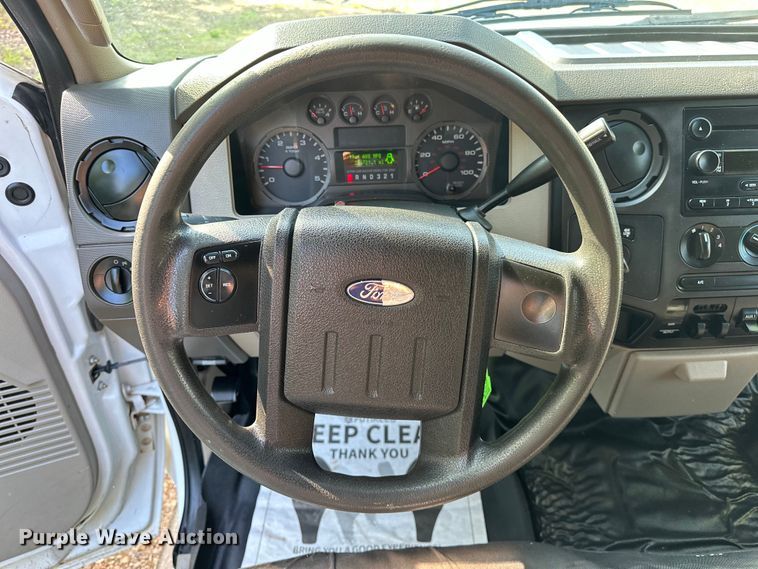 image for item NR9876 2008 Ford F350 Super Duty XL Crew Cab flatbed pickup truck