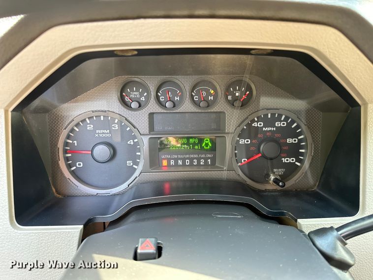 image for item NR9876 2008 Ford F350 Super Duty XL Crew Cab flatbed pickup truck