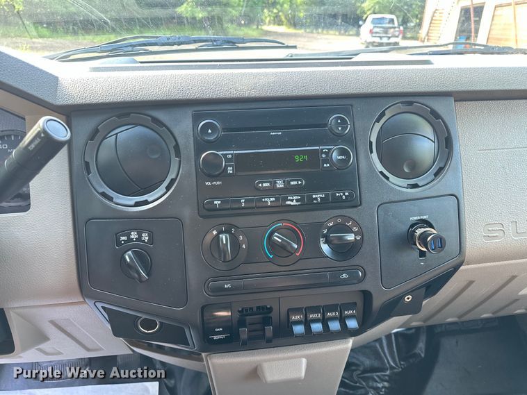 image for item NR9876 2008 Ford F350 Super Duty XL Crew Cab flatbed pickup truck