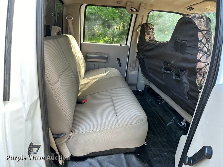 image for item NR9876 2008 Ford F350 Super Duty XL Crew Cab flatbed pickup truck