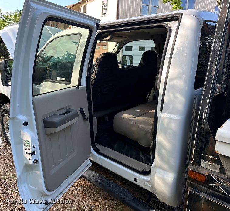 image for item NR9876 2008 Ford F350 Super Duty XL Crew Cab flatbed pickup truck