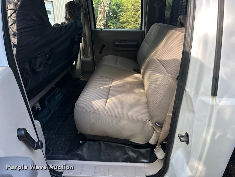 image for item NR9876 2008 Ford F350 Super Duty XL Crew Cab flatbed pickup truck