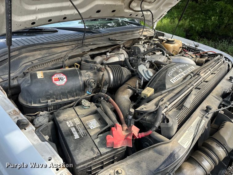 image for item NR9876 2008 Ford F350 Super Duty XL Crew Cab flatbed pickup truck