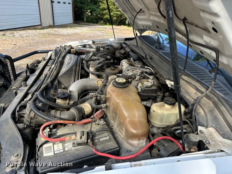 image for item NR9876 2008 Ford F350 Super Duty XL Crew Cab flatbed pickup truck