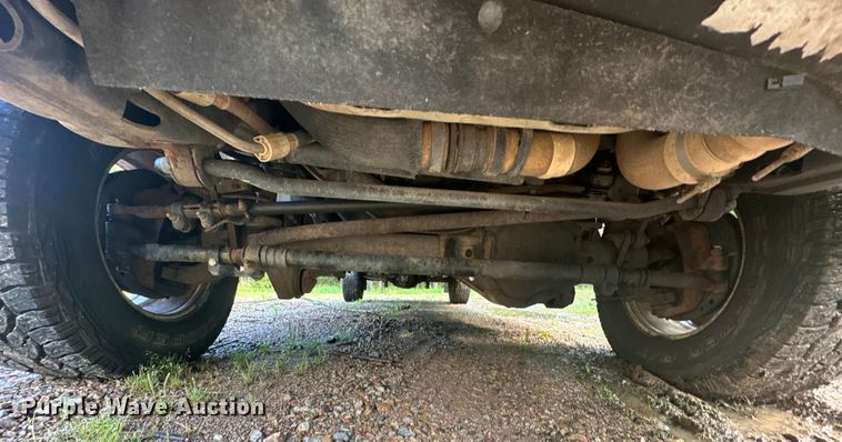 image for item NR9876 2008 Ford F350 Super Duty XL Crew Cab flatbed pickup truck