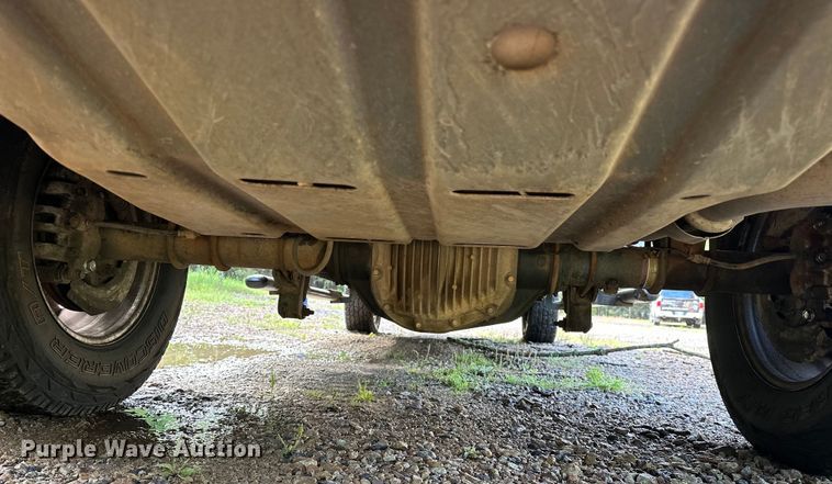 image for item NR9876 2008 Ford F350 Super Duty XL Crew Cab flatbed pickup truck