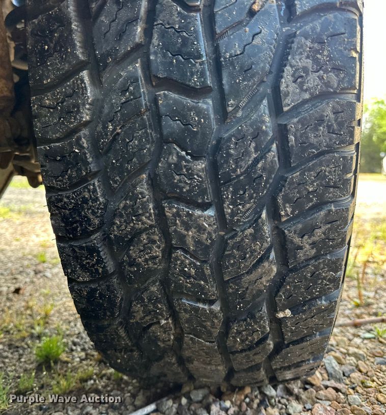 image for item NR9876 2008 Ford F350 Super Duty XL Crew Cab flatbed pickup truck