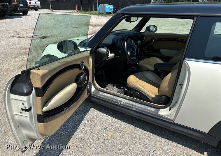 image for item NR9899 2010 Mini  Cooper 