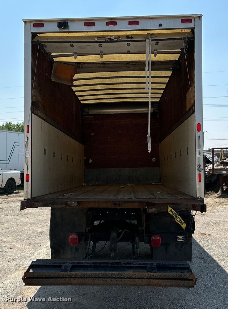 image for item NR9900 1997 GMC  T6500 box truck