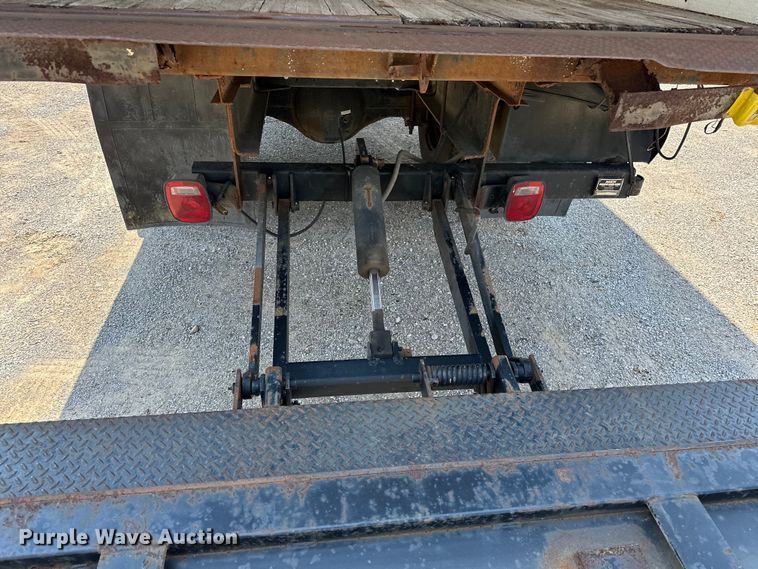 image for item NR9900 1997 GMC  T6500 box truck