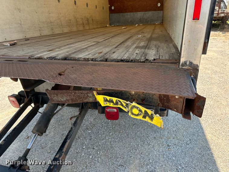 image for item NR9900 1997 GMC  T6500 box truck