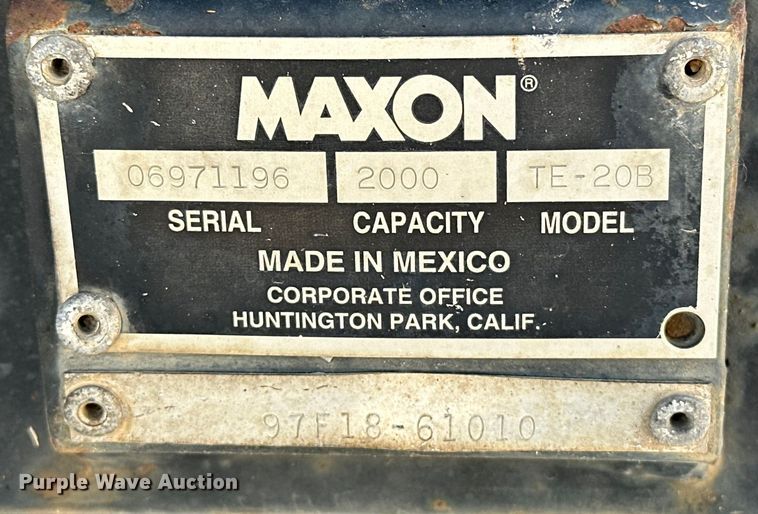 image for item NR9900 1997 GMC  T6500 box truck