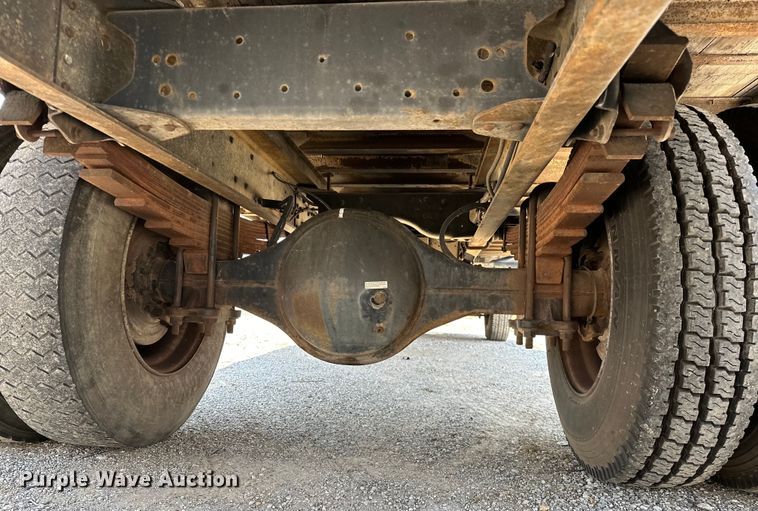 image for item NR9900 1997 GMC  T6500 box truck
