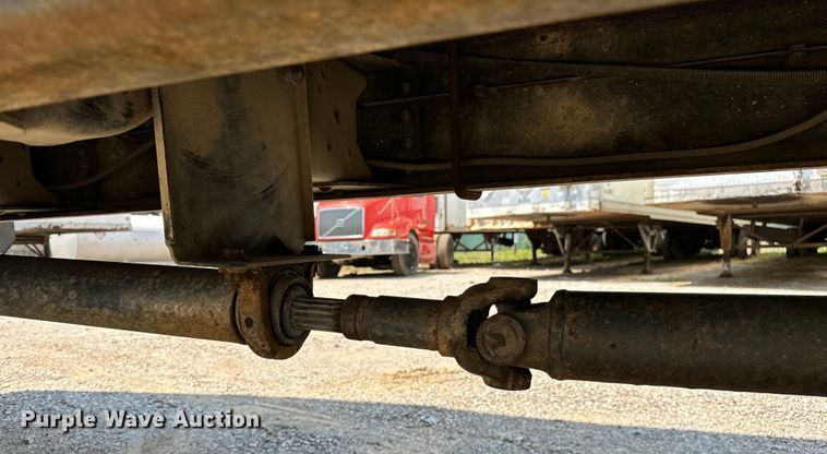 image for item NR9900 1997 GMC  T6500 box truck