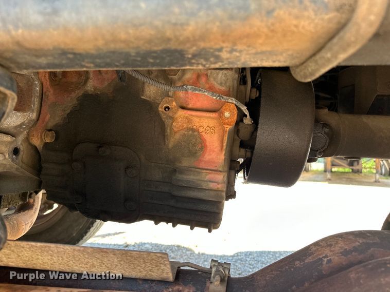image for item NR9900 1997 GMC  T6500 box truck