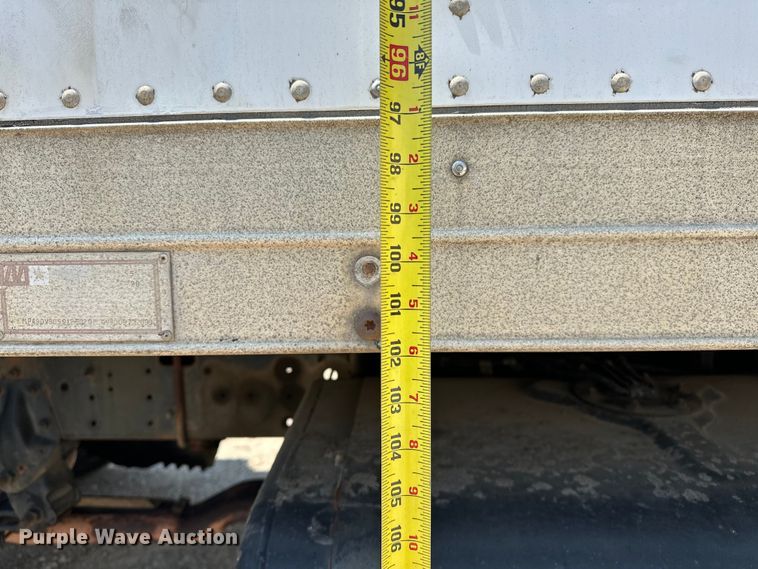 image for item NR9900 1997 GMC  T6500 box truck