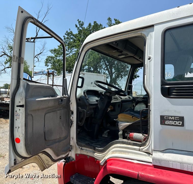 image for item NR9900 1997 GMC  T6500 box truck