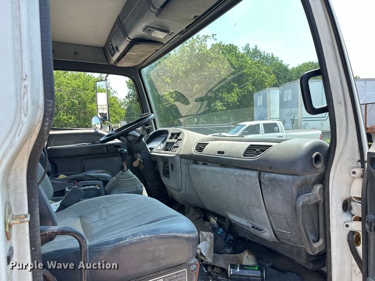 image for item NR9900 1997 GMC  T6500 box truck