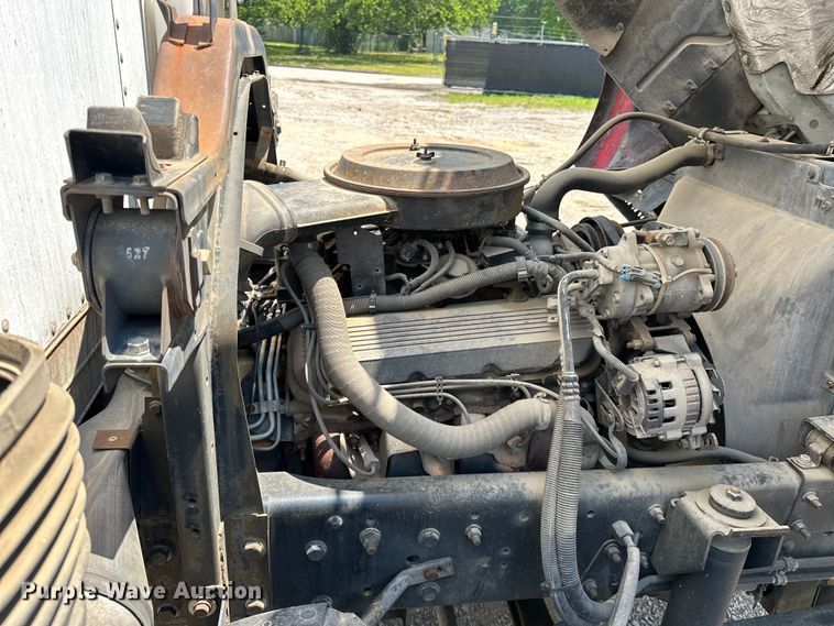 image for item NR9900 1997 GMC  T6500 box truck