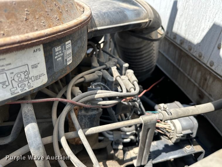 image for item NR9900 1997 GMC  T6500 box truck