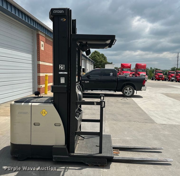 image for item NT9239 Crown  SP3520-30 order picker