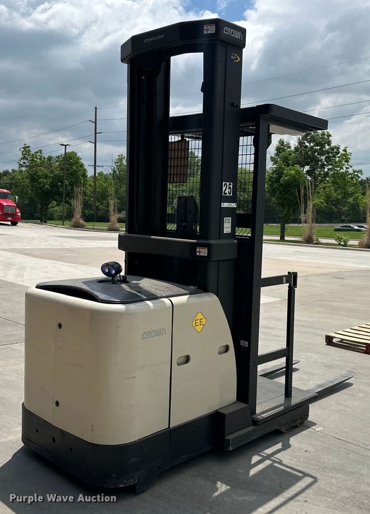 image for item NT9239 Crown  SP3520-30 order picker