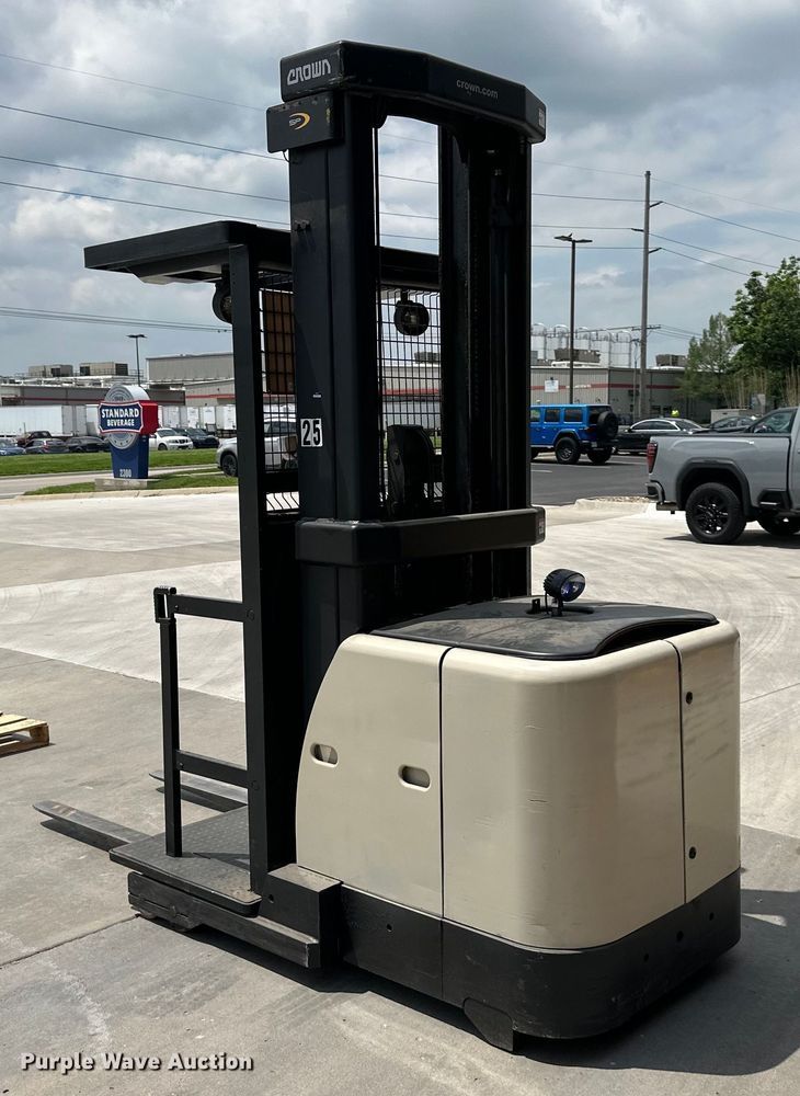 image for item NT9239 Crown  SP3520-30 order picker