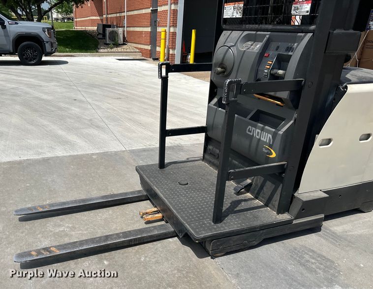 image for item NT9239 Crown  SP3520-30 order picker