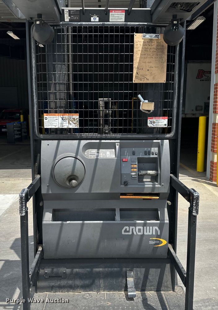 image for item NT9239 Crown  SP3520-30 order picker