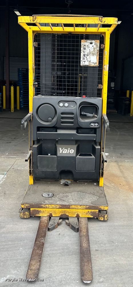 image for item NT9240 Yale OS030ECN24TE095 order picker