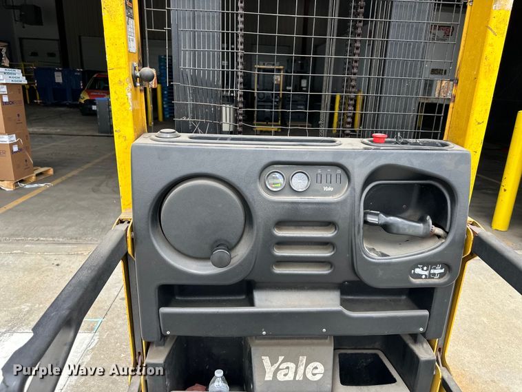 image for item NT9240 Yale OS030ECN24TE095 order picker