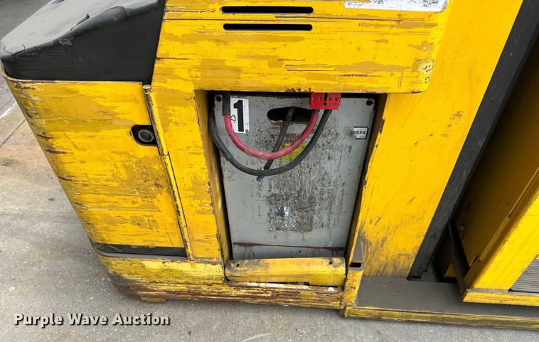 image for item NT9240 Yale OS030ECN24TE095 order picker