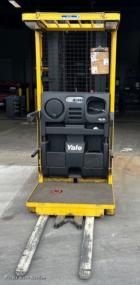 image for item NT9241 Yale OS030EFN24TE095 order picker