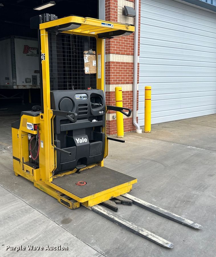 image for item NT9241 Yale OS030EFN24TE095 order picker