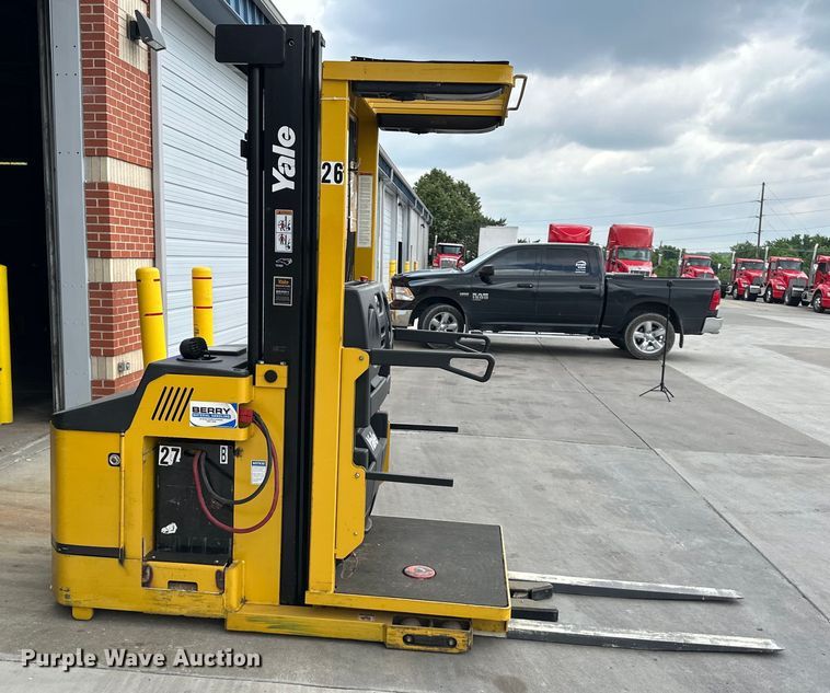 image for item NT9241 Yale OS030EFN24TE095 order picker