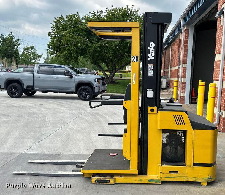 image for item NT9241 Yale OS030EFN24TE095 order picker