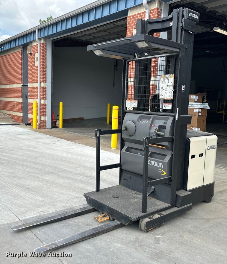 image for item NT9242 Crown  SP3505-30 order picker