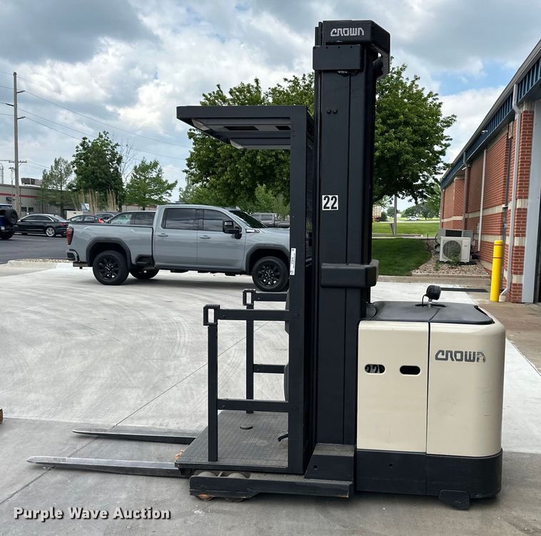 image for item NT9242 Crown  SP3505-30 order picker