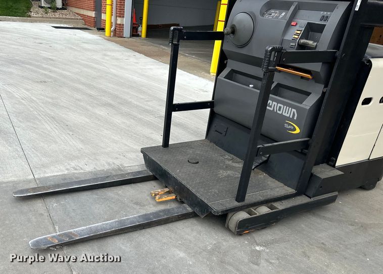 image for item NT9242 Crown  SP3505-30 order picker